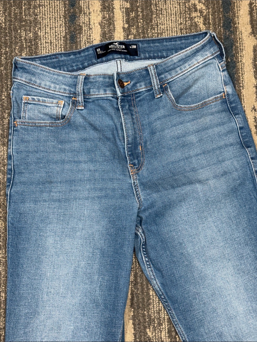 Size 6 / 28 Hollister High Rise Light Blue Super Skinny Jeans. Super nice - Picture 4 of 5